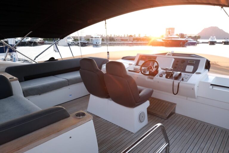 Motor yacht VIA