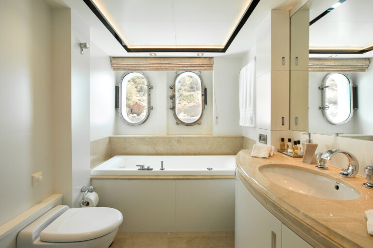 Double Ensuite Bathroom