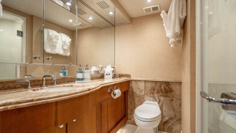Ensuite Guest Bathroom