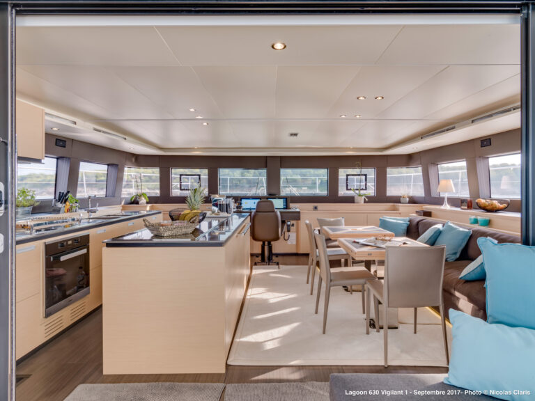 Salon View Forward
