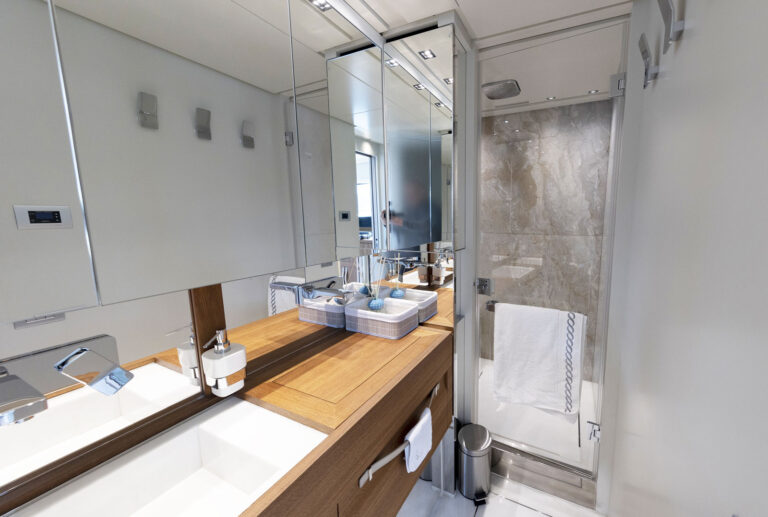 Ensuite Guest