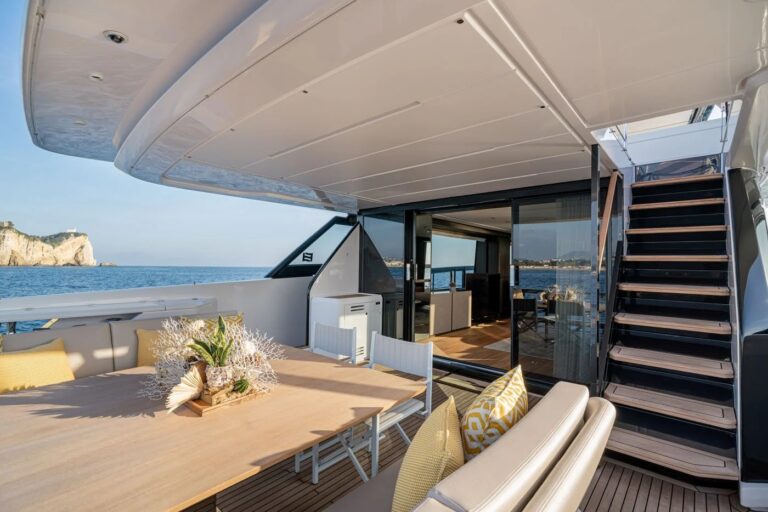 Main deck aft