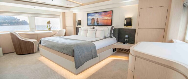 Main Deck Master Suite