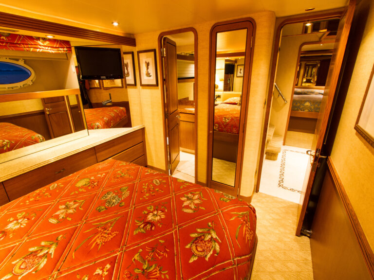 MY WENDY 1 - Guest cabin detail