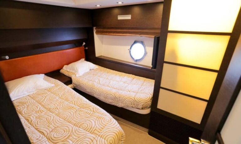 Twin cabin