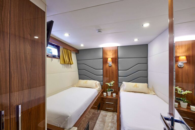 Twin Cabin