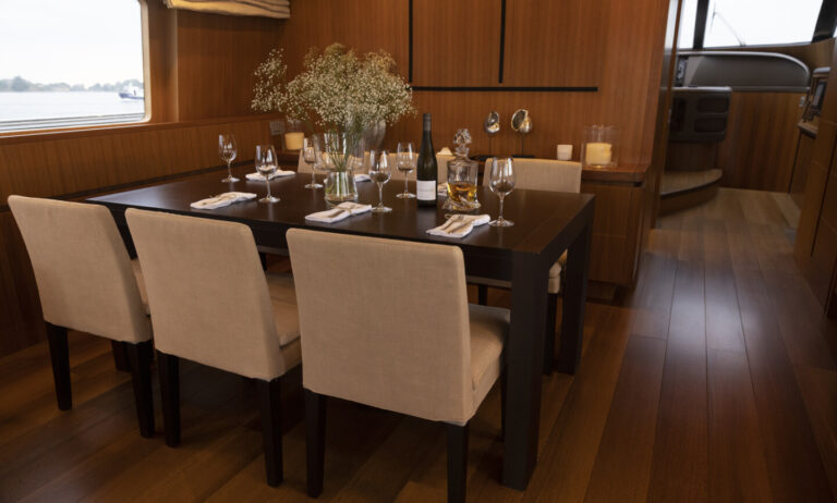 Main salon dining