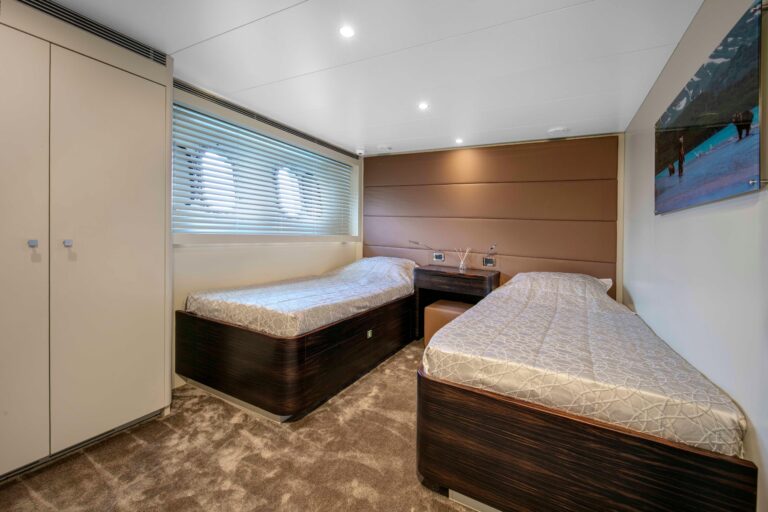 Twin Cabin