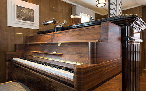 MY Yacht MALAHNE - Piano