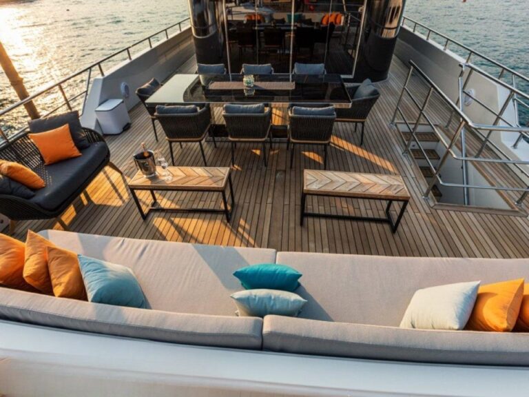 Exterior Relaxation Area With Dining