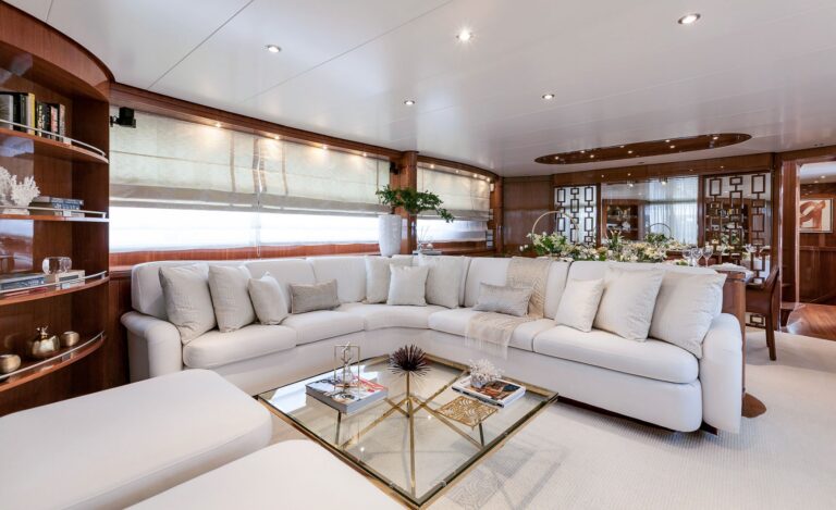 Main Salon Lounge