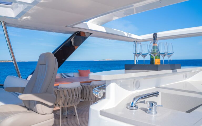 Flybridge Sun Deck