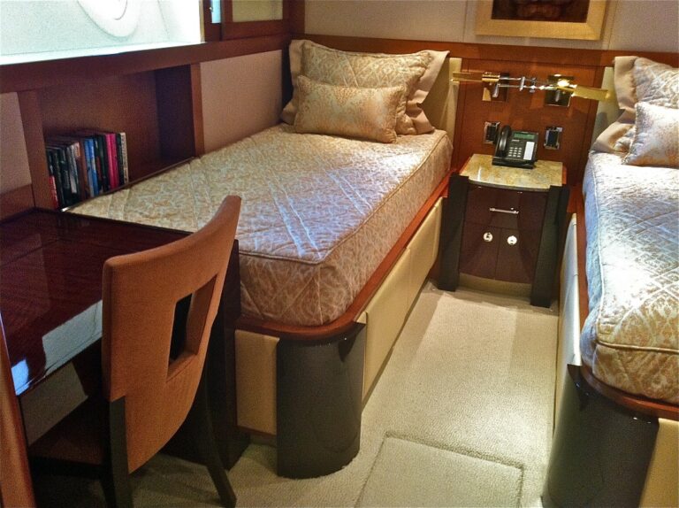 Twin Cabin