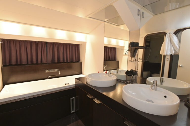 Master Ensuite Bathroom