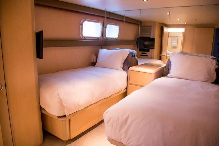 Twin Cabin