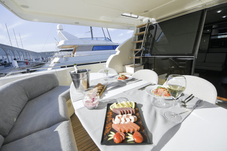 Al Fresco Dining Set Up