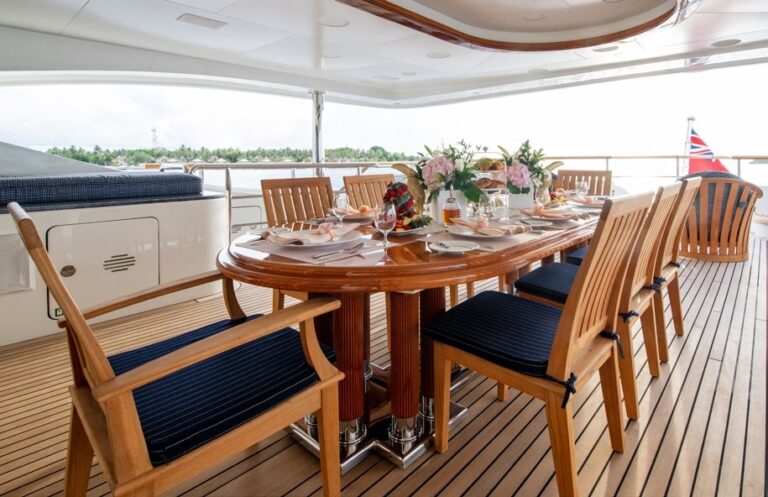 Al Fresco Dining