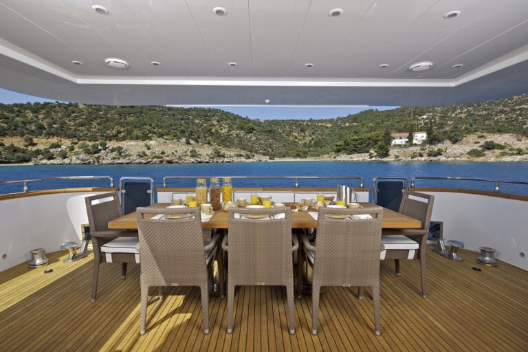 Alfresco Dining