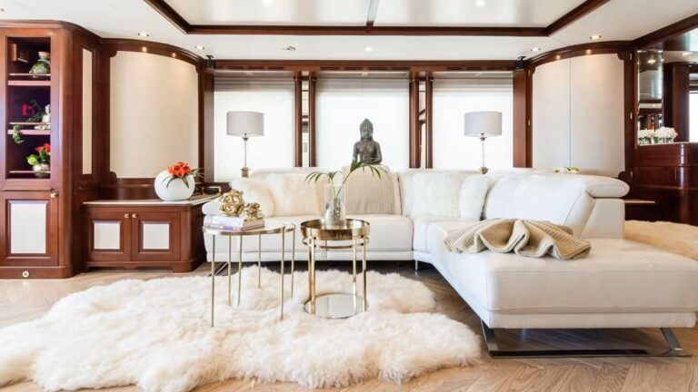 Main Deck Salon