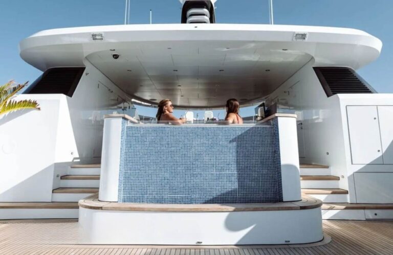 Exterior Sunbathing Area