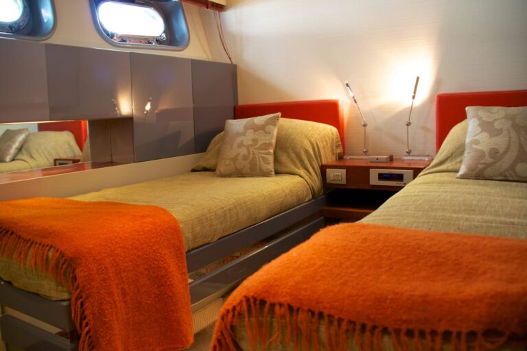Twin Cabin