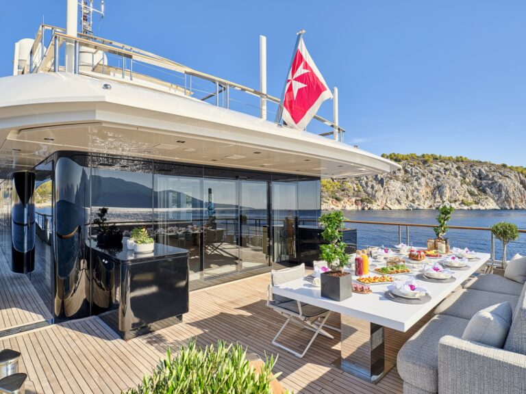 Main Deck Dining