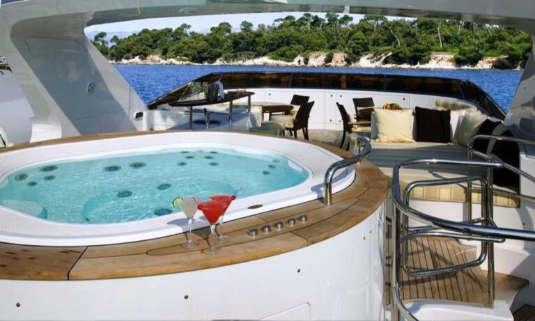 Exterior Sunbathing Area