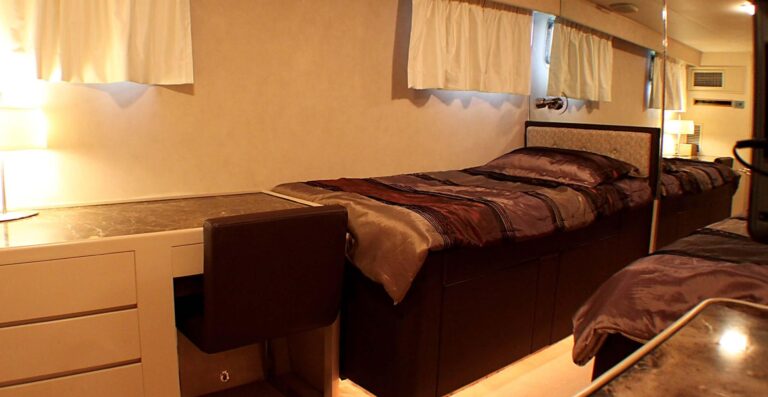 Twin Cabin