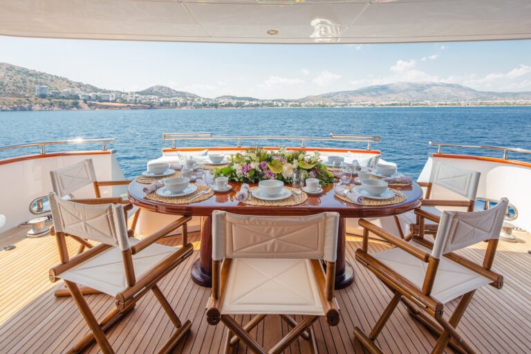 Aft Deck Alfresco Dining