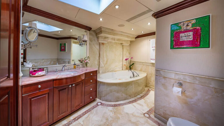 Master Ensuite