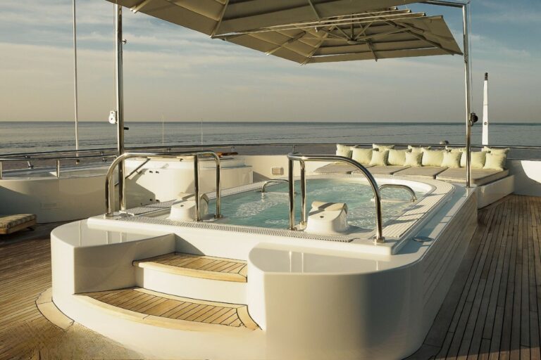 Exterior Sunbathing Area