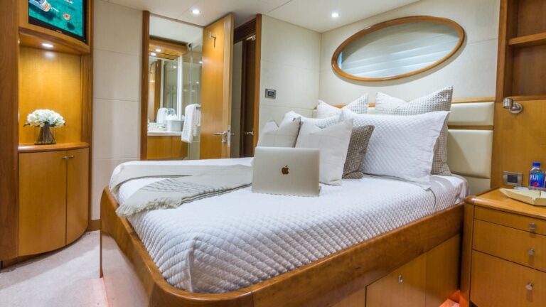 Double Cabin