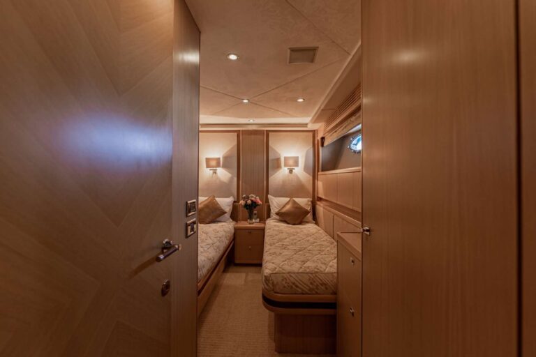 Twin Cabin