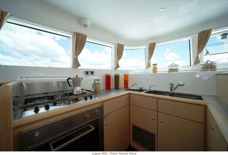 MYSTIQUE Lagoon 500 Galley