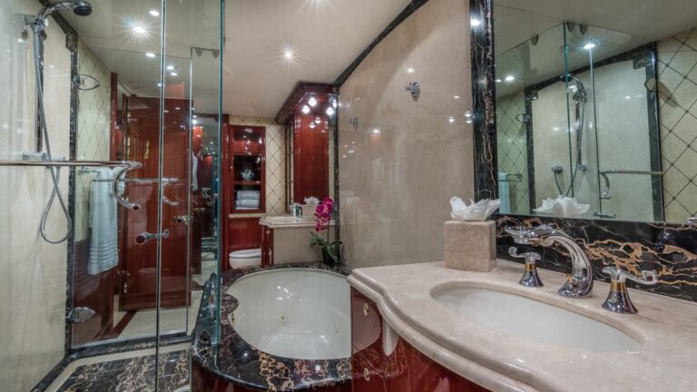 Master Ensuite Bathroom