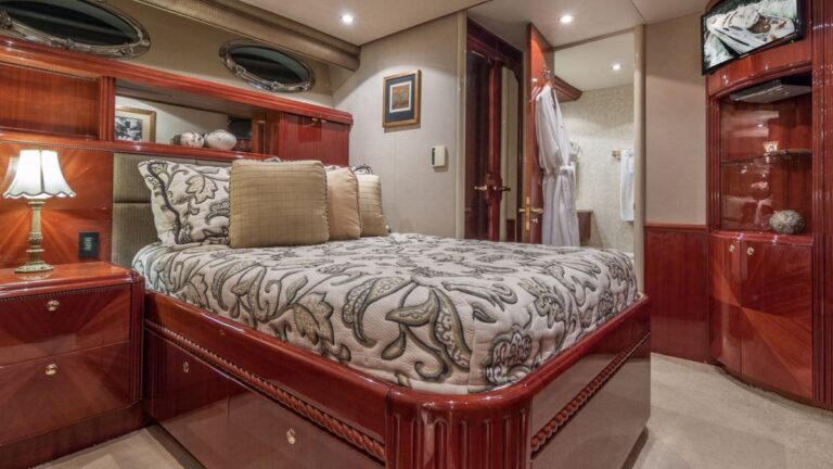 Double Cabin