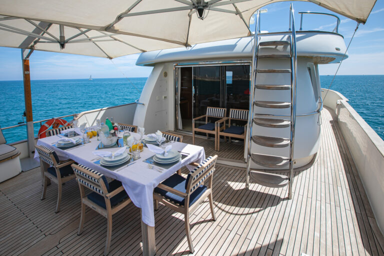 Alfresco Dining