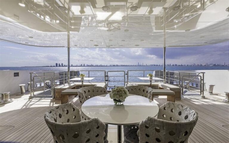 Al Fresco Dining