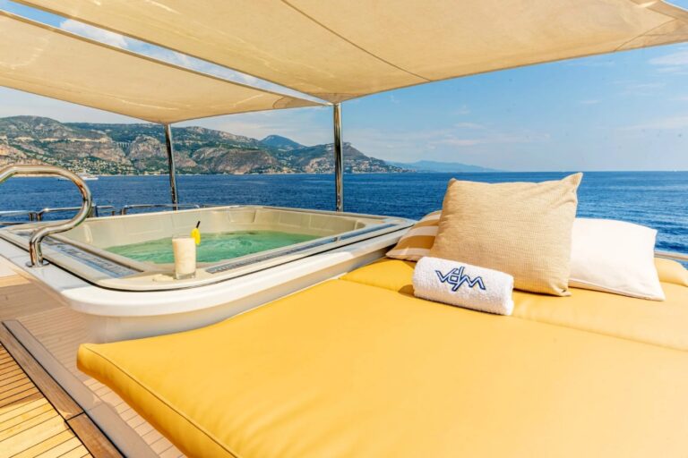Exterior Sunbathing Area