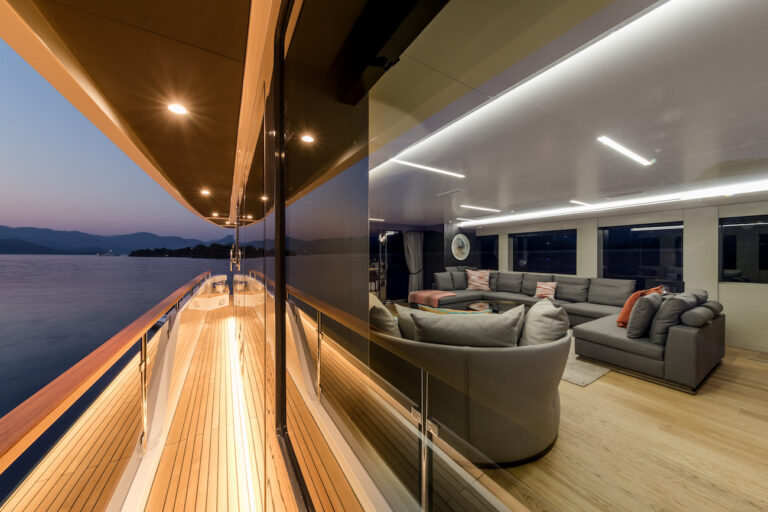 Main Deck Look Inside