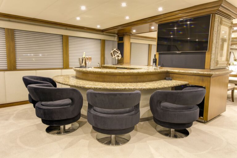Main Salon Bar