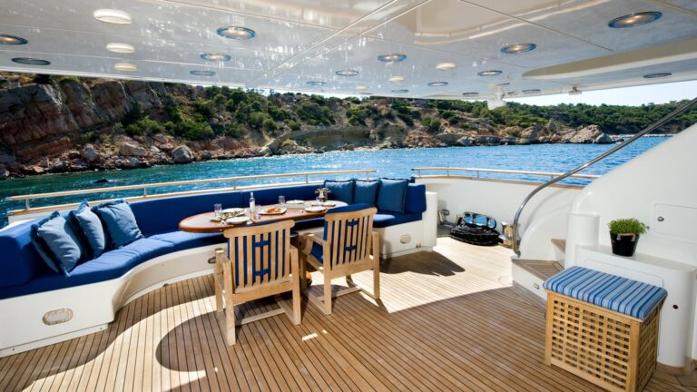 Main Deck Alfresco Dining