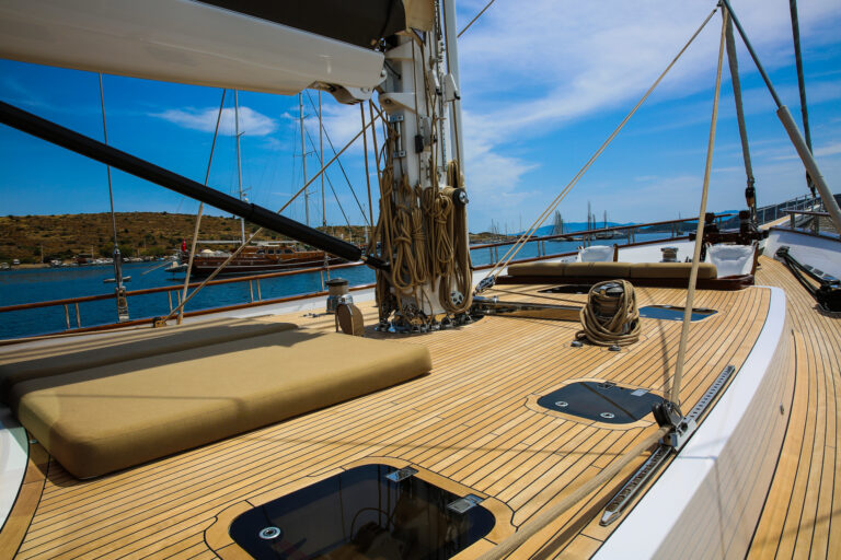 Main Deck Sunpads
