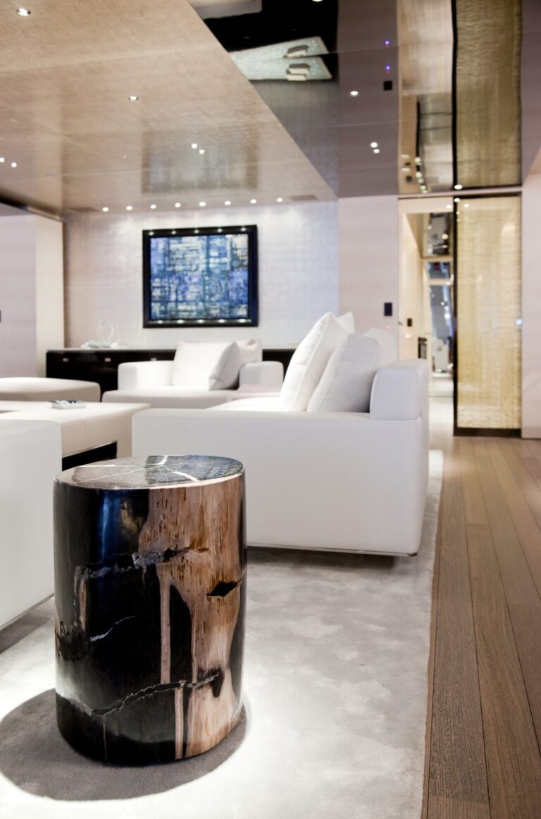Main Salon Details
