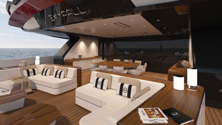 Main Salon With Opendeck