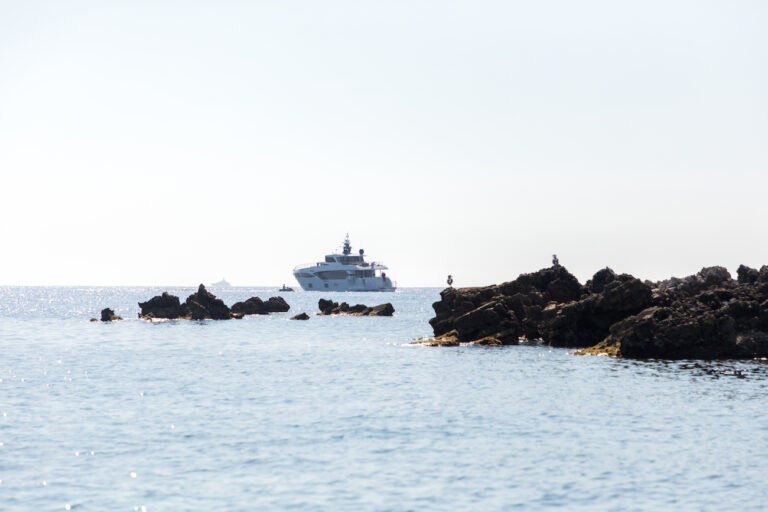 Majesty 100 Cruising
