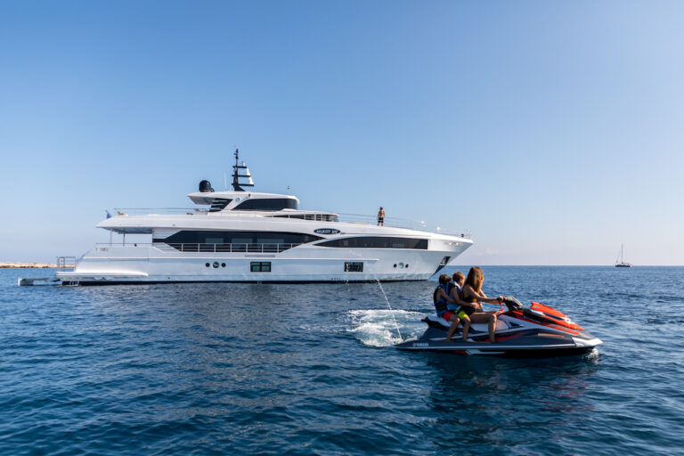 Majesty 100 With Jetski