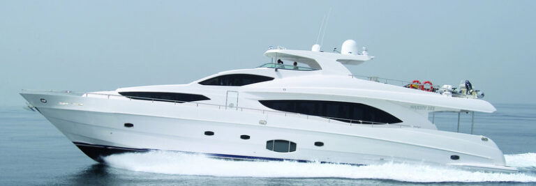Majesty 101 superyacht - side view