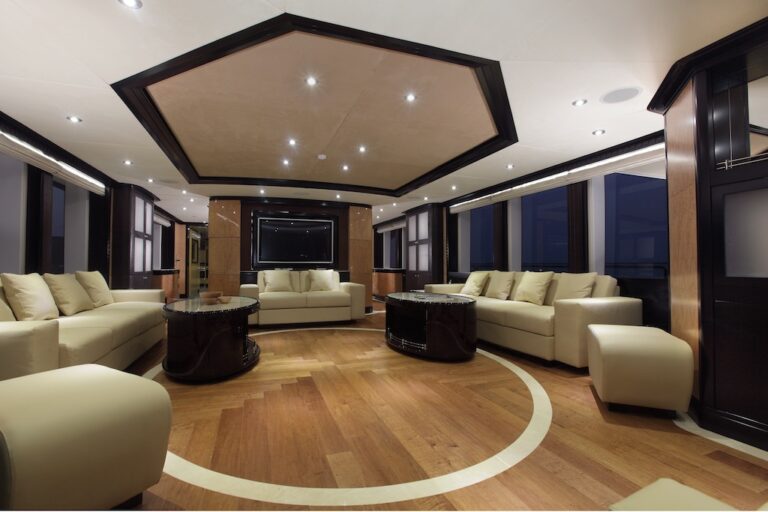 Majesty 125 Super Yacht  Main Saloon