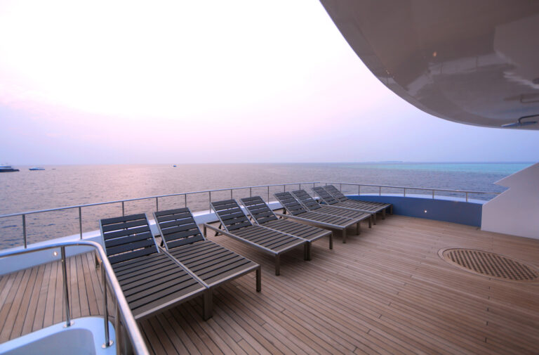 Maldives Motor Yacht SEAREX - Sundeck
